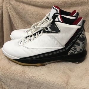 Men’s Nike Air Jordan XX2 Basketball Shoes, White/Varsity Red/Black, Size 9.5